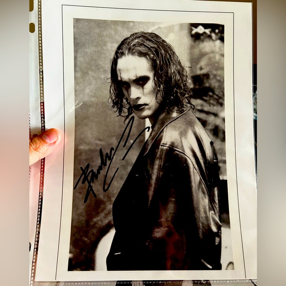 The crow signed (reprint digital signature) ✍🏼
